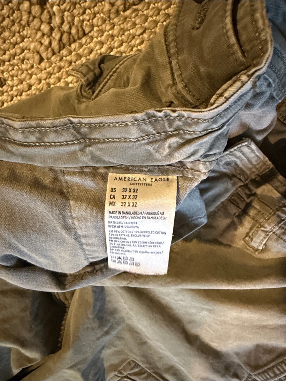 American Eagle Outfitters Olive Green Cargo Pants with Utility Pockets - Picture 4 of 4
